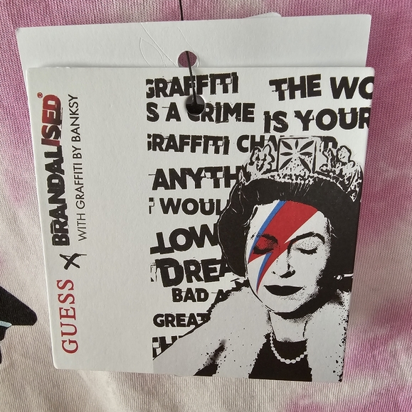 Guess Brandalised Grafitti Tee - Picture 4 of 5